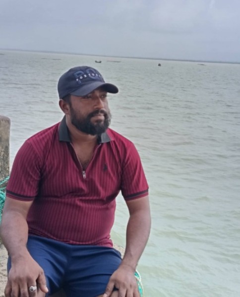 Raz, 28, Mangalkot