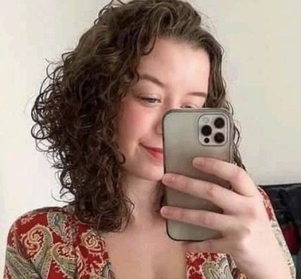 Jo Moreno, 30, Duvva