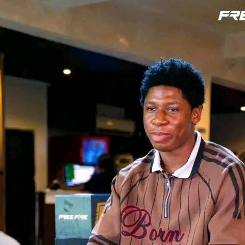 Chimezie Christopher, 18, Munnarkd