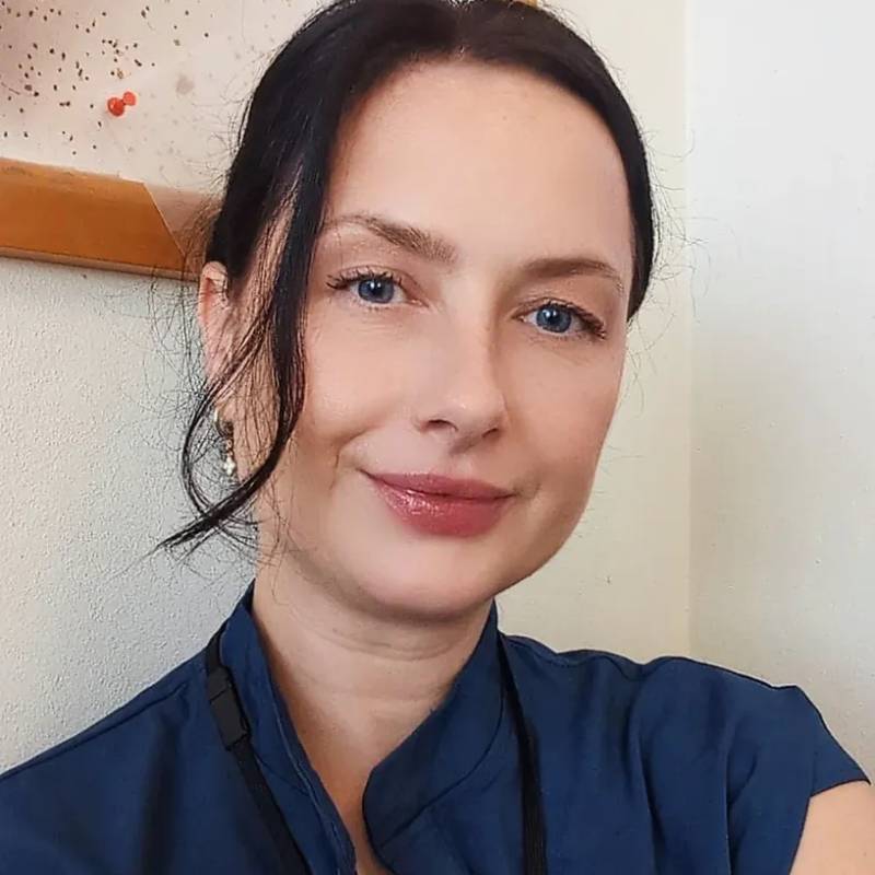 Nora, 44, Padang Sidempuan