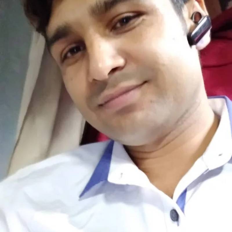 Salim sr, 31, Echelon