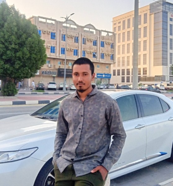 Omor, 21, Psala