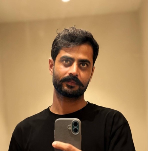Deepak, 29, Newport Pagnell