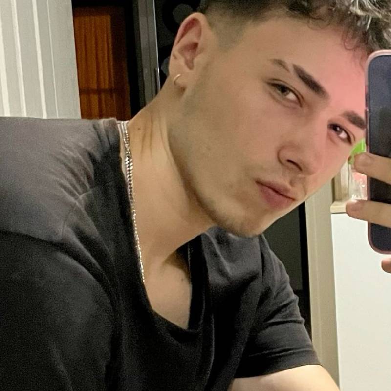 Emre, 18, Turkey