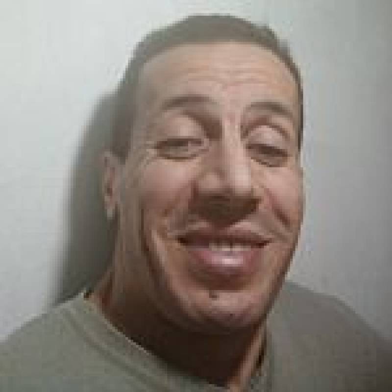 Hakim., 47, Dahi