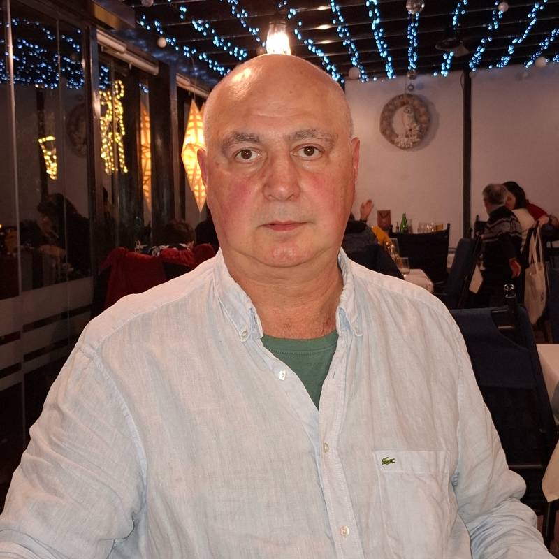 Darko, 65, Papillion
