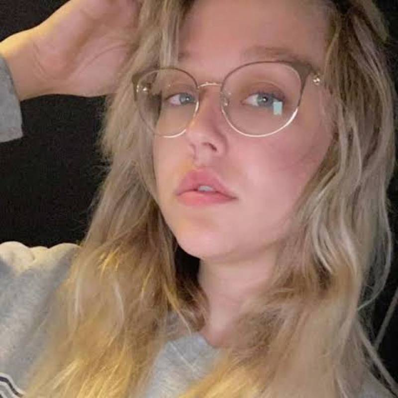 Amelia, 28, Badou