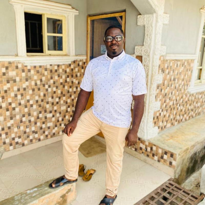 Kollex, 36, Trs Coroas