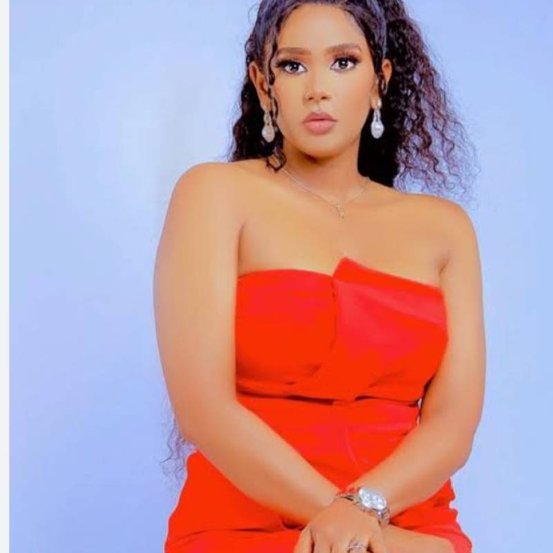 Diamond, 34, Pradpolis
