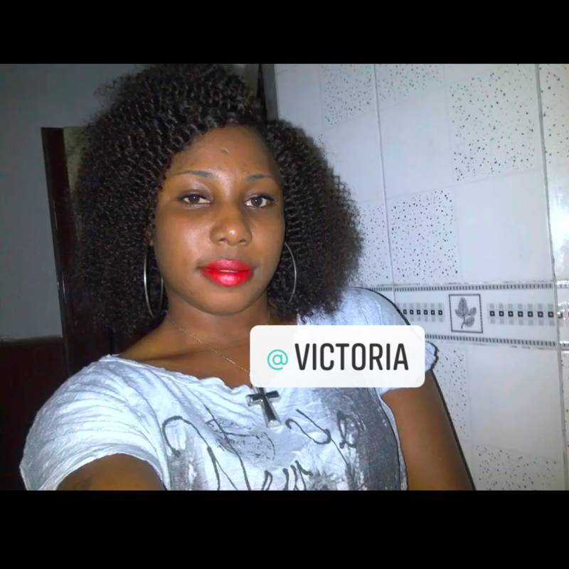 Victoria, 18, Dialoub