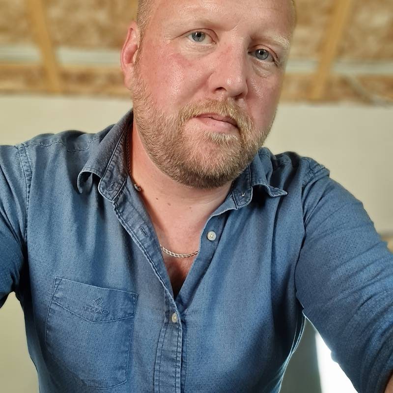 Verner, 43, Barughutu