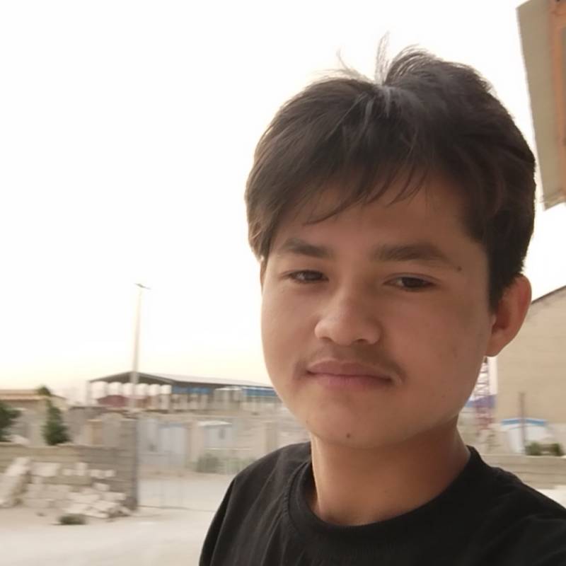 Yasin, 20, Bni Gmil
