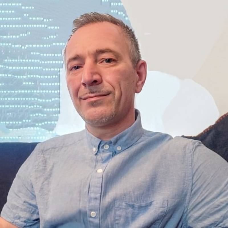 Zolee, 46, Angor
