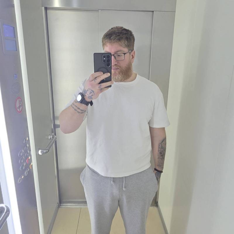 Lazaros, 35, Chadan