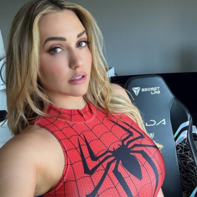 Whitney, 22, West Drayton