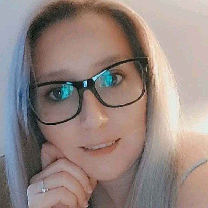 Violet, 34, Edina
