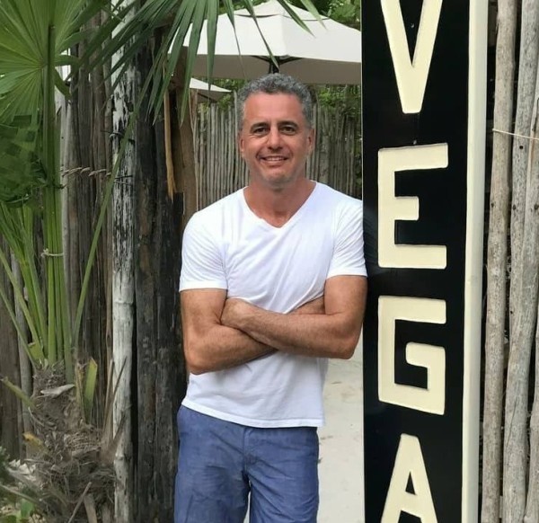 Davis G. Adam, 63, Alarobia