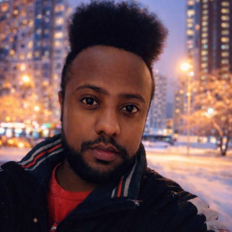 Markos Des6, 35, Heiloo
