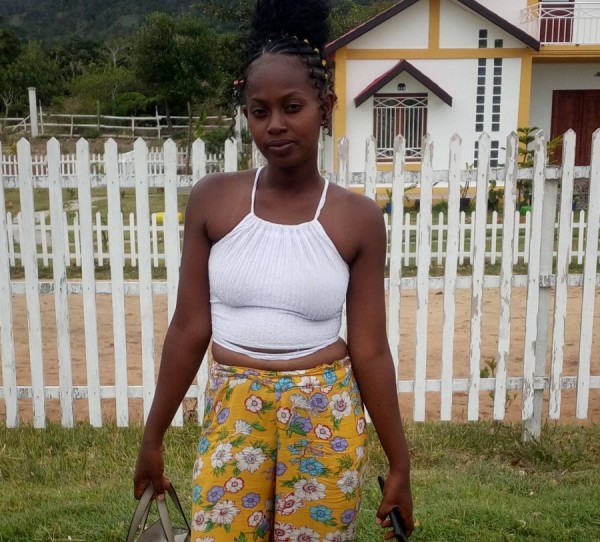 Angelina, 21, Ayorou