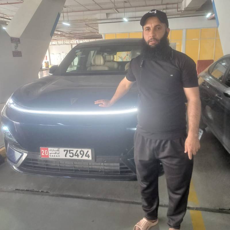 NOOR KHAN, 40, Darjeeling