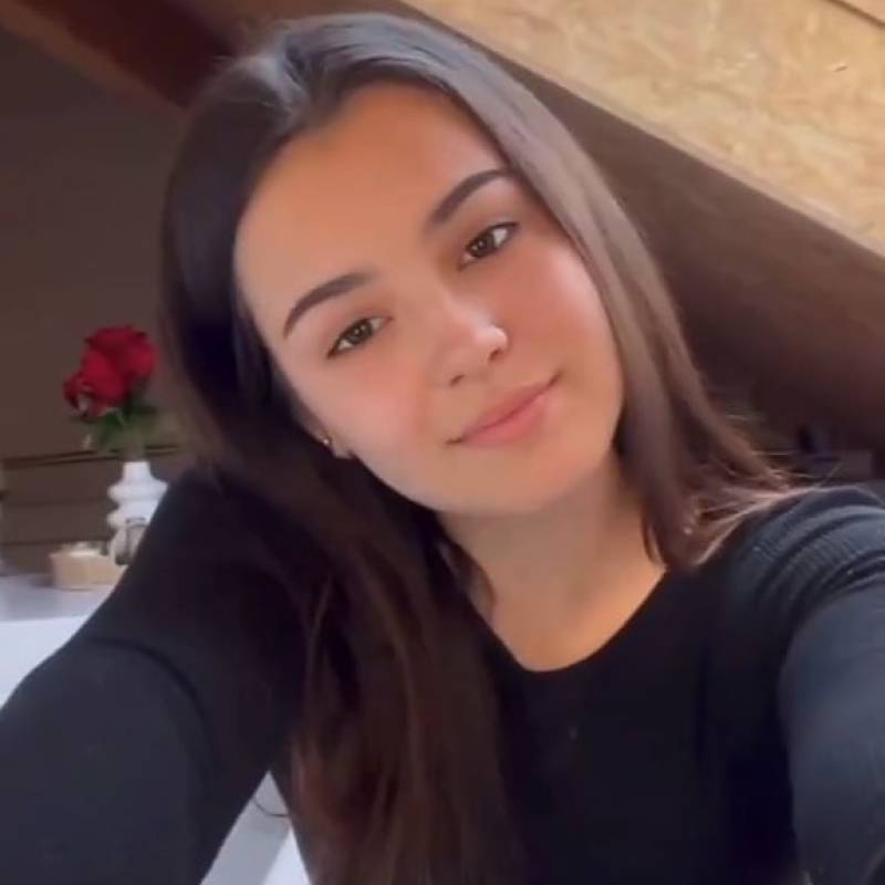 Olivia, 28, Sevr