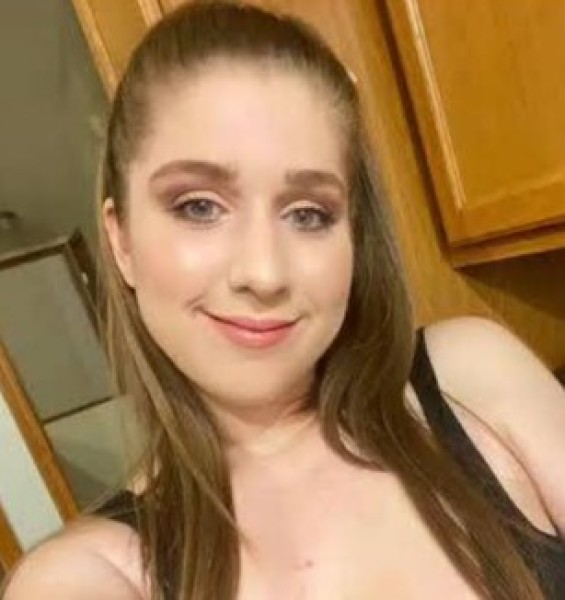 Laura Smith, 29, Debrecen
