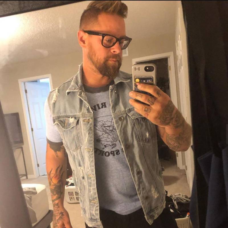 Mr B, 44, Troy