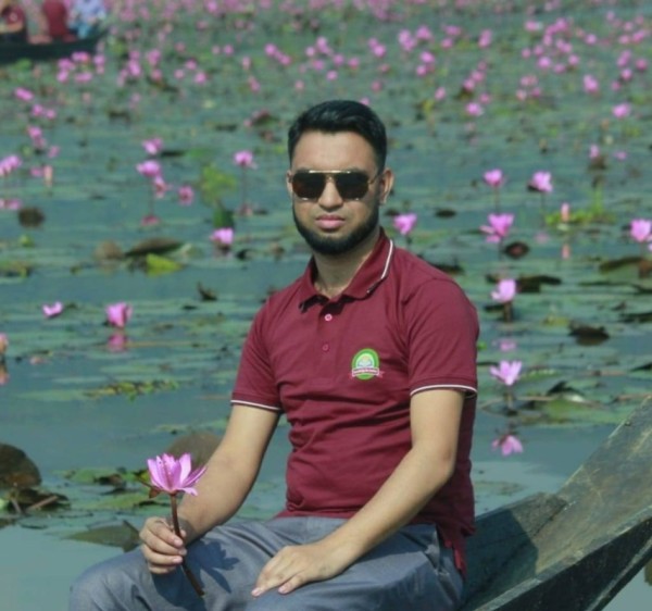 Jewel, 31, Chust