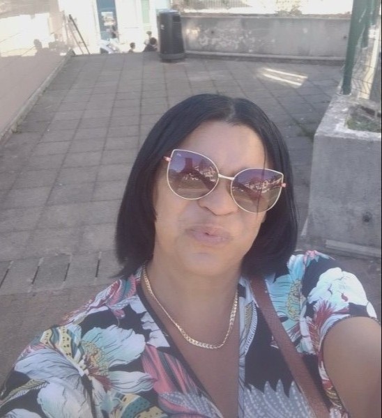 Rosa, 46, Forest