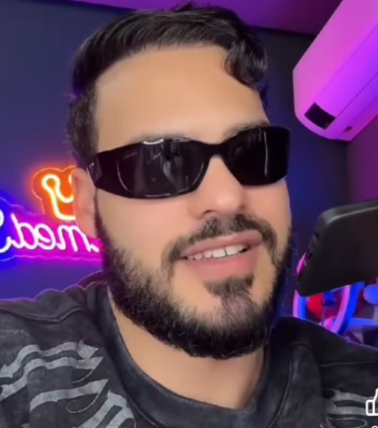 Abdelhak, 24, Malabo