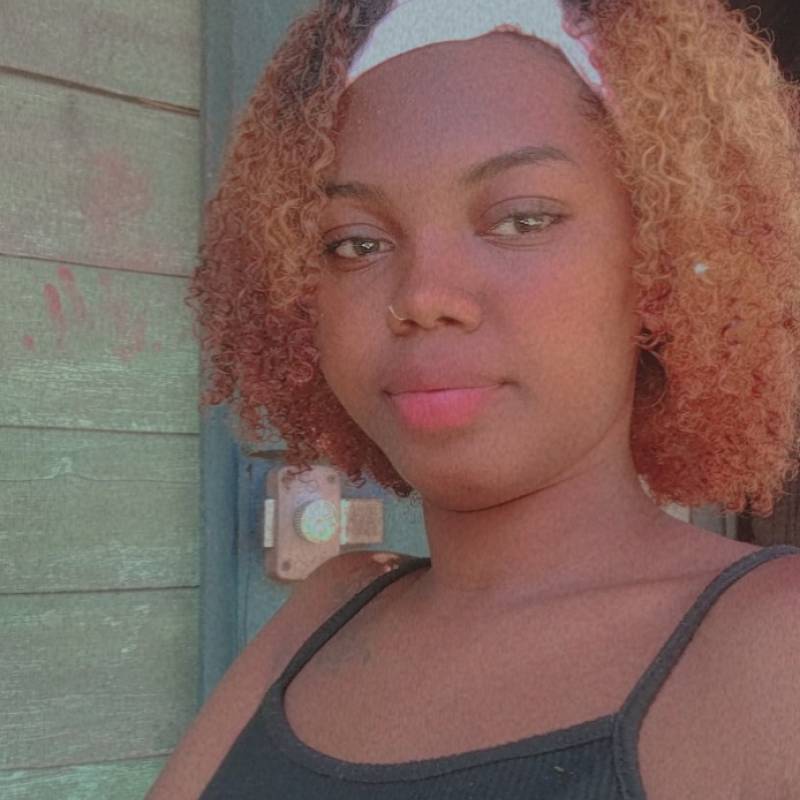 Naya, 22, Naveda
