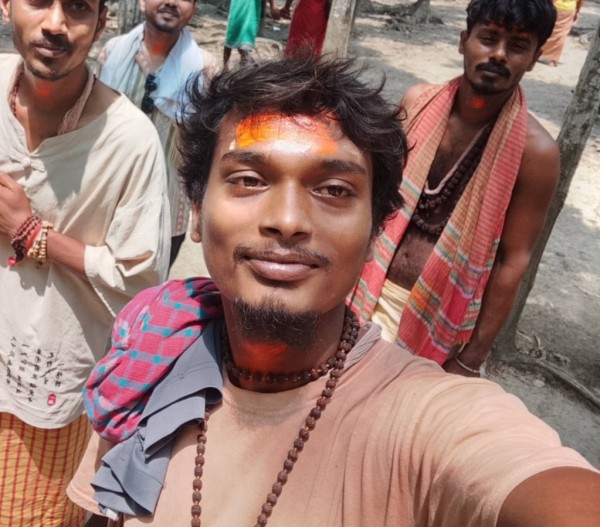 Bikesh, 25, Colindres