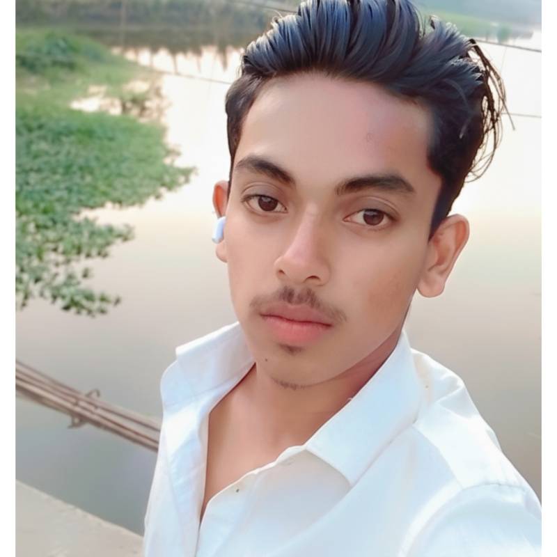 Akash, 22, Kifosso