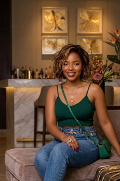 Bella, 20, Sinnris