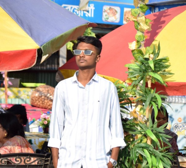 Roman, 18, Ogden