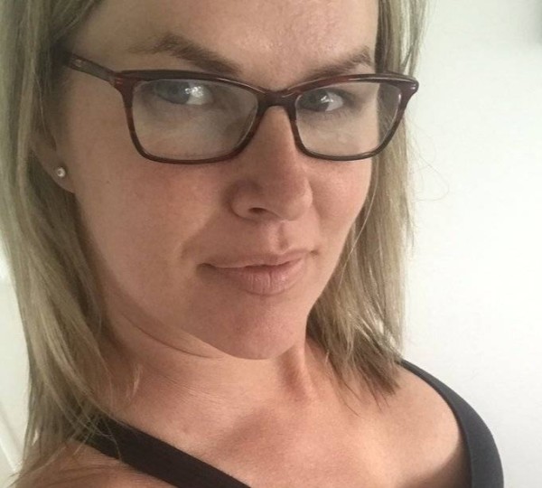 Sophie, 40, Gadhada