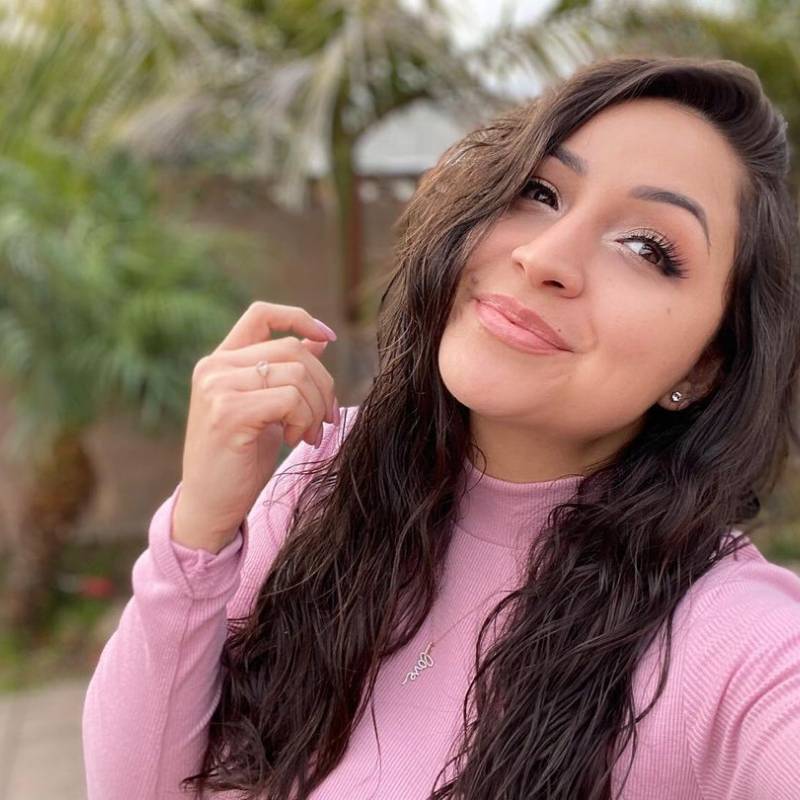Jenny Hernandez, 34, Ams
