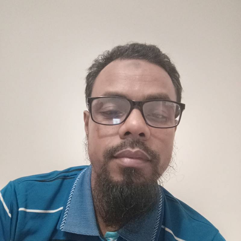 Ayman, 31, Kostel