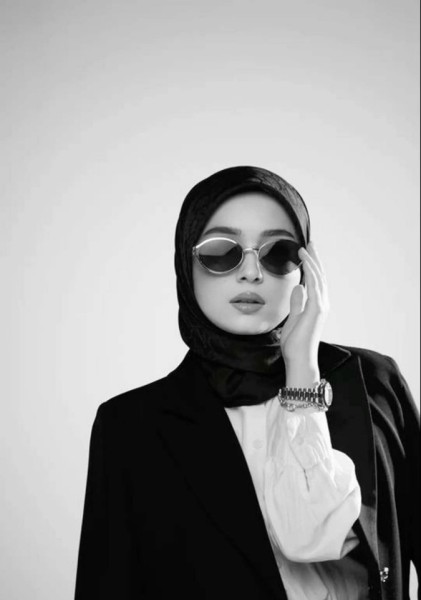 Iman, 38, Netrkon