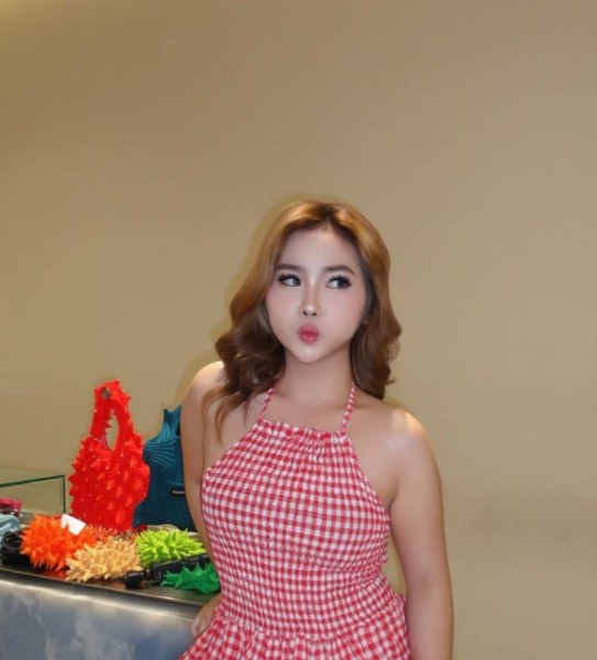 Matrica, 41, Binbrook