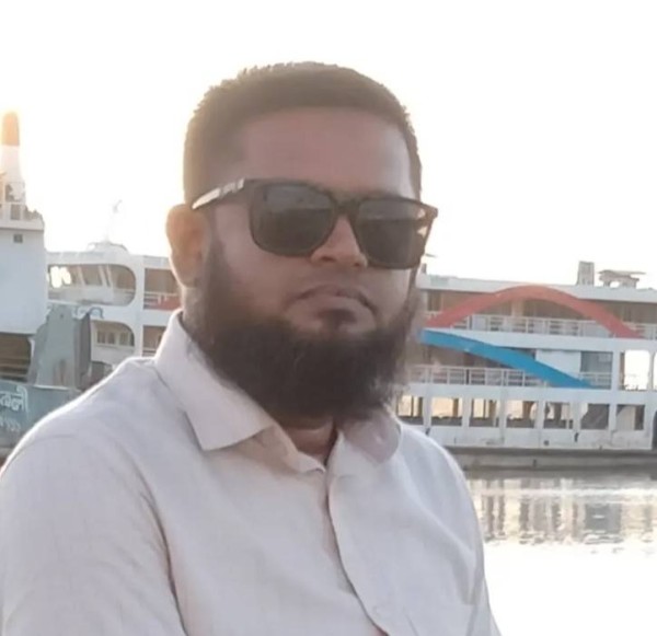 Toriqul Islam, 38, Comarnic
