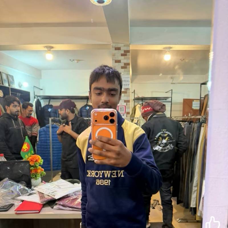 Siyam, 25, Schio