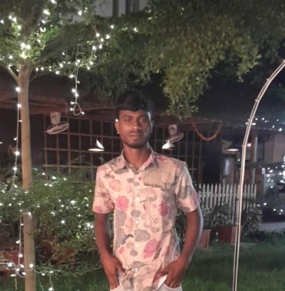 Hossain, 27, Lakeside