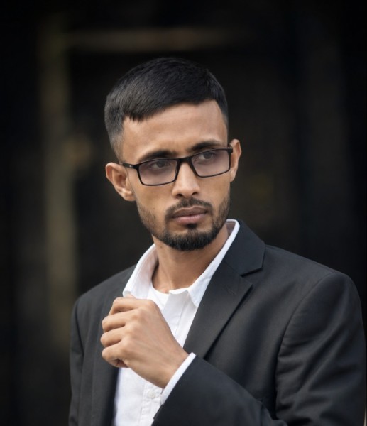 Tarek, 30, Webb
