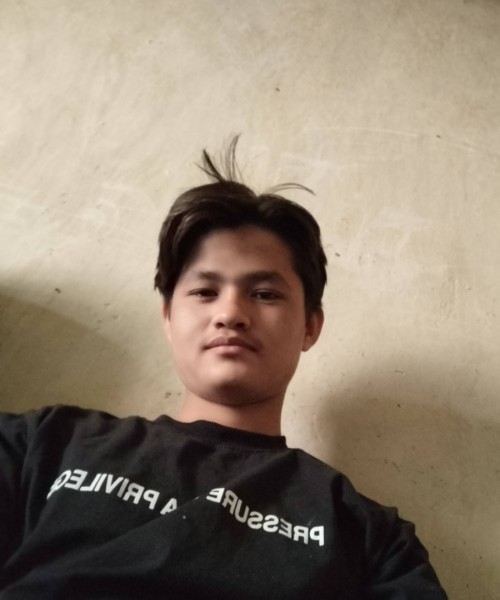 yasin, 18, Baraka