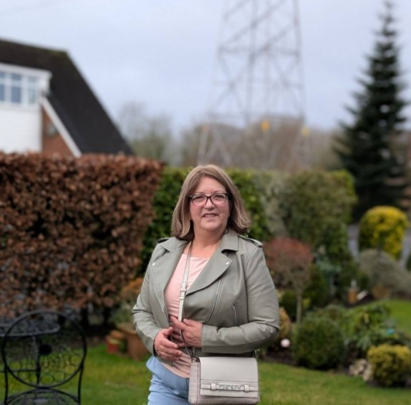 Geoji, 41, Eureka