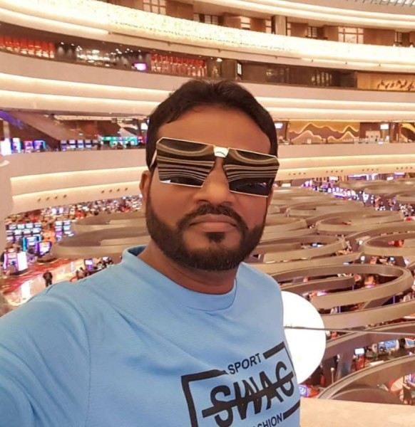 Mahmud, 31, Rianxo