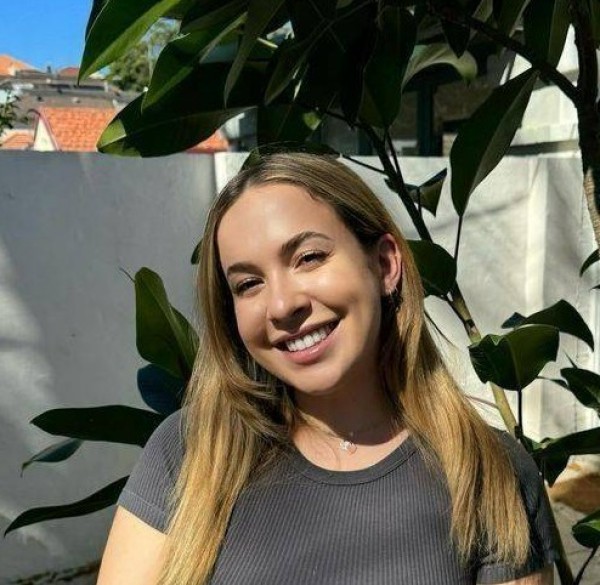 Jenna, 25, Mios