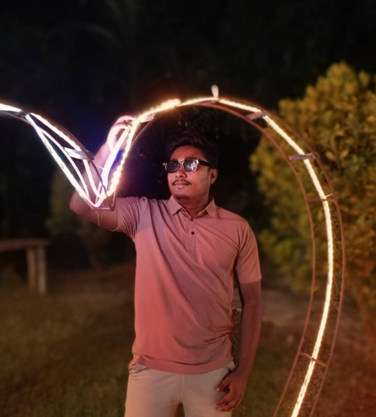 Esmile Hussain Shakil, 26, Codlea