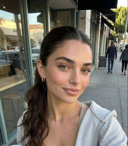 Alexis Smith, 45, Erdek
